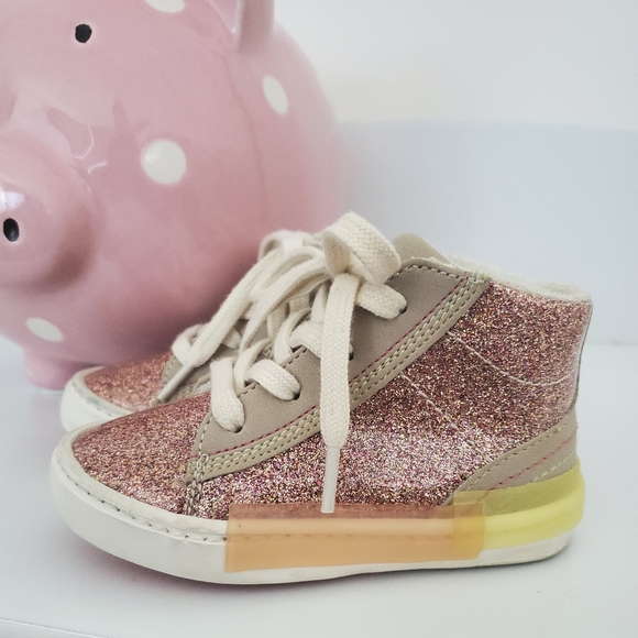 Sneakers - Picture 2 of 4